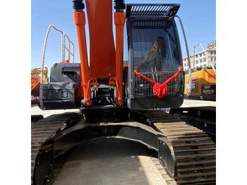 Ekskavators HITACHI ZX200