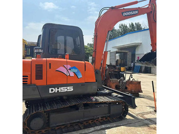 Kāpurķēžu ekskavators DOOSAN DH55
