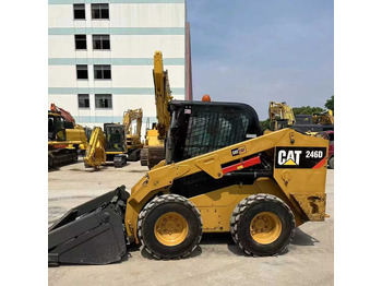 Kompaktiekrāvējs CATERPILLAR 226B