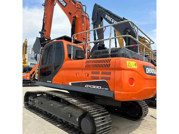 Kāpurķēžu ekskavators DOOSAN DX300
