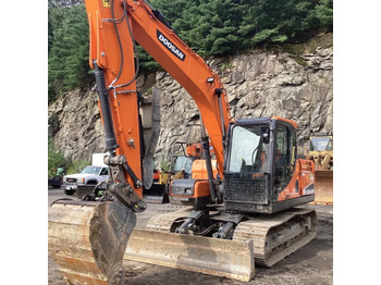 Kāpurķēžu ekskavators DOOSAN DX140