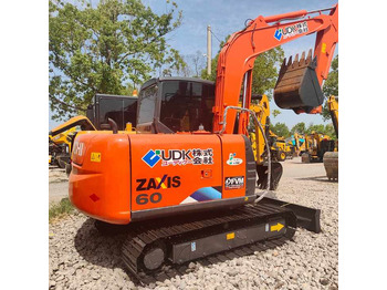 Kāpurķēžu ekskavators HITACHI ZX60