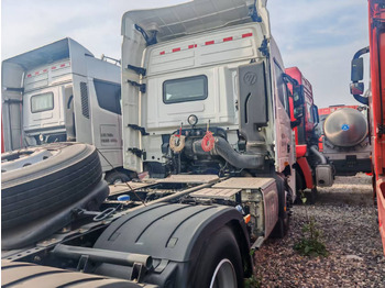 Puspiekabe pašizgāzējs Auman 6×4: foto 4 Puspiekabe pašizgāzējs Auman 6×4: foto 4