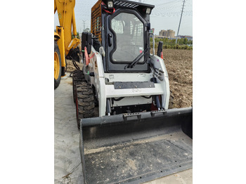 Kompaktiekrāvējs BOBCAT S18
