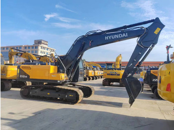 Kāpurķēžu ekskavators HYUNDAI