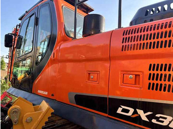 Kāpurķēžu ekskavators Used Digger DOOSAN DX300 Construction Machinery Construction Digger Used DOOSAN DX300 Cheap Excavator: foto 2