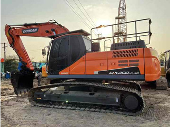 Kāpurķēžu ekskavators DOOSAN DX300