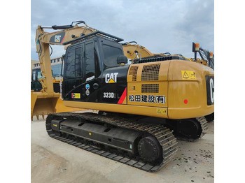 Kāpurķēžu ekskavators CATERPILLAR 323D