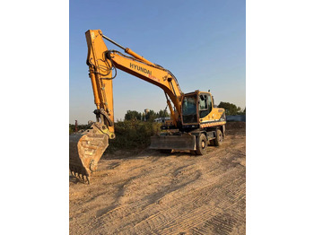Riteņu ekskavators HYUNDAI R210
