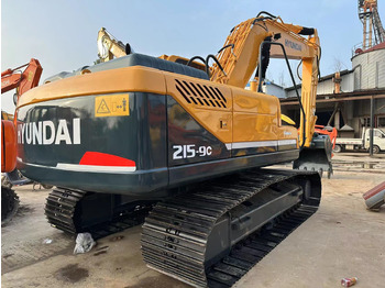 Kāpurķēžu ekskavators HYUNDAI R215