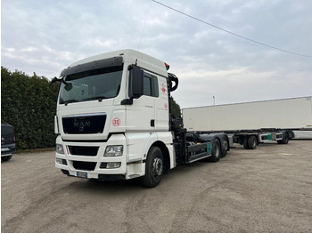 Pacēlājs ar āķi MAN TGX 26.480