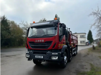Kravas automašīna pašizgāzējs IVECO Trakker