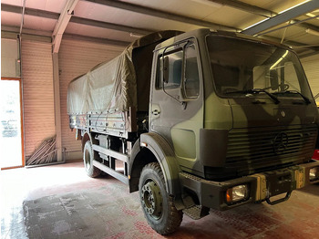 Kravas automašīna ar slēgto virsbūvi Mercedes-Benz 1017 A/4X4: foto 3