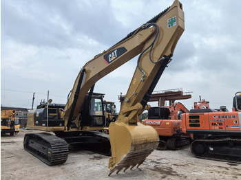 Kāpurķēžu ekskavators CATERPILLAR 329D