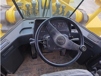 Riteņu iekrāvējs Komatsu WA470-3: foto 5