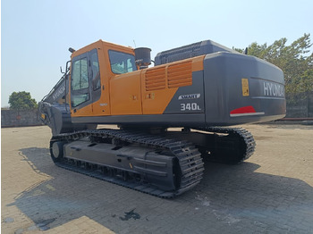 Kāpurķēžu ekskavators HYUNDAI