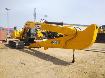 Kāpurķēžu ekskavators JCB