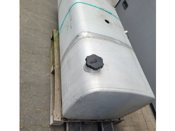 Degvielas tvertne - Kravas automašīna ZBIORNIK PALIWA DAF 690L 1945569 60X68X195CM CHWALIM116: foto 2 Degvielas tvertne - Kravas automašīna ZBIORNIK PALIWA DAF 690L 1945569 60X68X195CM CHWALIM116: foto 2