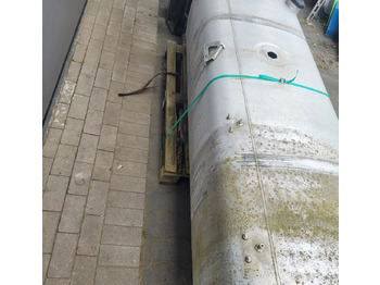 Degvielas tvertne - Kravas automašīna ZBIORNIK PALIWA DAF 690L 1945569 60X68X195CM CHWALIM116: foto 4 Degvielas tvertne - Kravas automašīna ZBIORNIK PALIWA DAF 690L 1945569 60X68X195CM CHWALIM116: foto 4