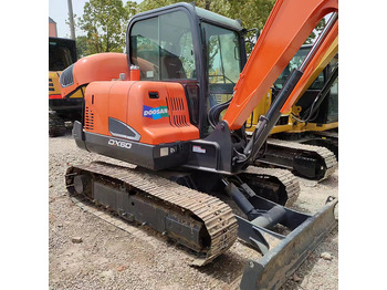 Kāpurķēžu ekskavators DOOSAN DX60