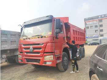 Kravas automašīna pašizgāzējs SINOTRUK HOWO