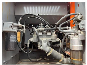 Kāpurķēžu ekskavators 2021 Hitachi ZX240-3: foto 3