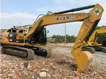 Kāpurķēžu ekskavators CATERPILLAR 320D2