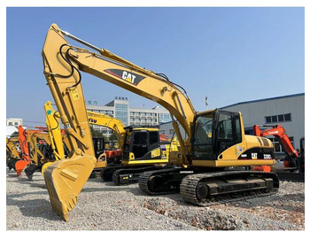 Kāpurķēžu ekskavators CATERPILLAR 320C
