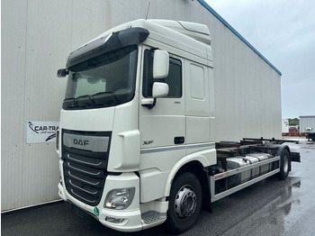 Konteineru vedējs/ Kravas automašīna ar noņemamā virsbūve DAF XF 460