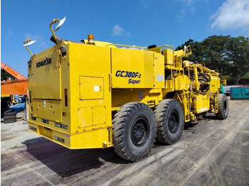 Asfalta frēze KOMATSU GC380F-2: foto 3