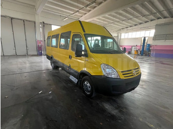 Skolas autobuss IVECO