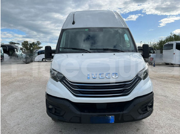 Mikroautobuss IVECO Daily