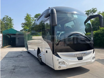 Starppilsētu autobuss IVECO Magelys