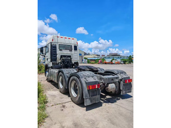 Vilcējs SINOTRUK howo 371,430 ,460 tractor multiple models used and stock new tractors Customizable: foto 4