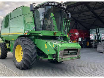 Labības kombains JOHN DEERE T560