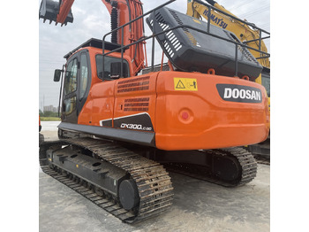 Kāpurķēžu ekskavators DOOSAN DX300