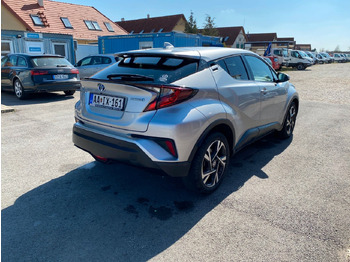 SUV Toyota C-HR 1.8-l-VVTi Hybrid Flow: foto 2 SUV Toyota C-HR 1.8-l-VVTi Hybrid Flow: foto 2