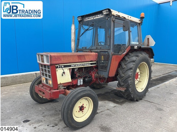 Traktors INTERNATIONAL