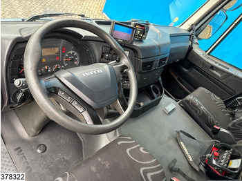 Interior photo 1: Bortu kravas automašīna/ Platforma, Kravas auto ar manipulatoru Iveco Trakker 360 6x4, EURO 6, Palfinger, Remote, Steel suspenion