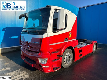 Vilcējs MERCEDES-BENZ Actros 1843