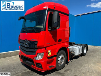 Vilcējs MERCEDES-BENZ Actros 1843