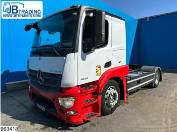 Vilcējs MERCEDES-BENZ Actros 1843