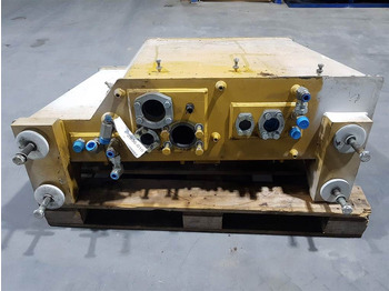 Hidraulika Cat 950H - Tank/Behälter/Reservoir: foto 5