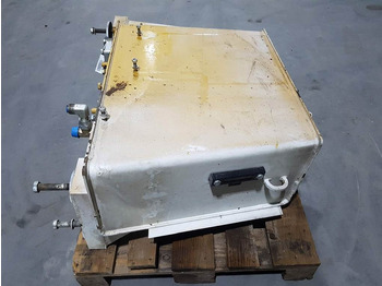 Hidraulika Cat 950H - Tank/Behälter/Reservoir: foto 4