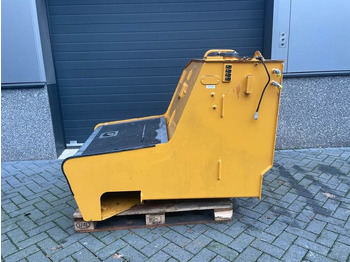 Rāmis/ Šasija - Celtniecības tehnika Liebherr A934C-10068205-Fuel tank/Kraftstofftank: foto 4 Rāmis/ Šasija - Celtniecības tehnika Liebherr A934C-10068205-Fuel tank/Kraftstofftank: foto 4