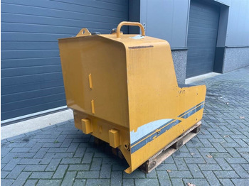 Rāmis/ Šasija - Celtniecības tehnika Liebherr A934C-10068205-Fuel tank/Kraftstofftank: foto 3 Rāmis/ Šasija - Celtniecības tehnika Liebherr A934C-10068205-Fuel tank/Kraftstofftank: foto 3