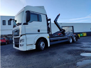 Pacēlājs ar āķi MAN TGX 26.460