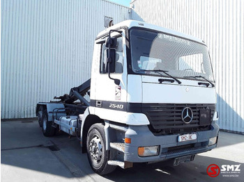 Konteineru vedējs/ Kravas automašīna ar noņemamā virsbūve MERCEDES-BENZ Actros 2540