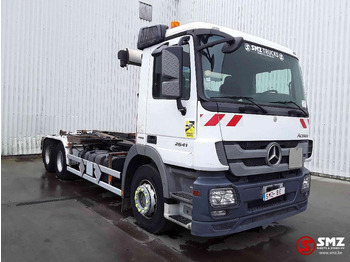 Konteineru vedējs/ Kravas automašīna ar noņemamā virsbūve MERCEDES-BENZ Actros 2641