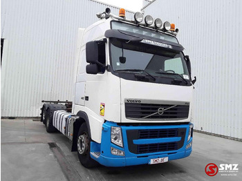 Konteineru vedējs/ Kravas automašīna ar noņemamā virsbūve VOLVO FH 420